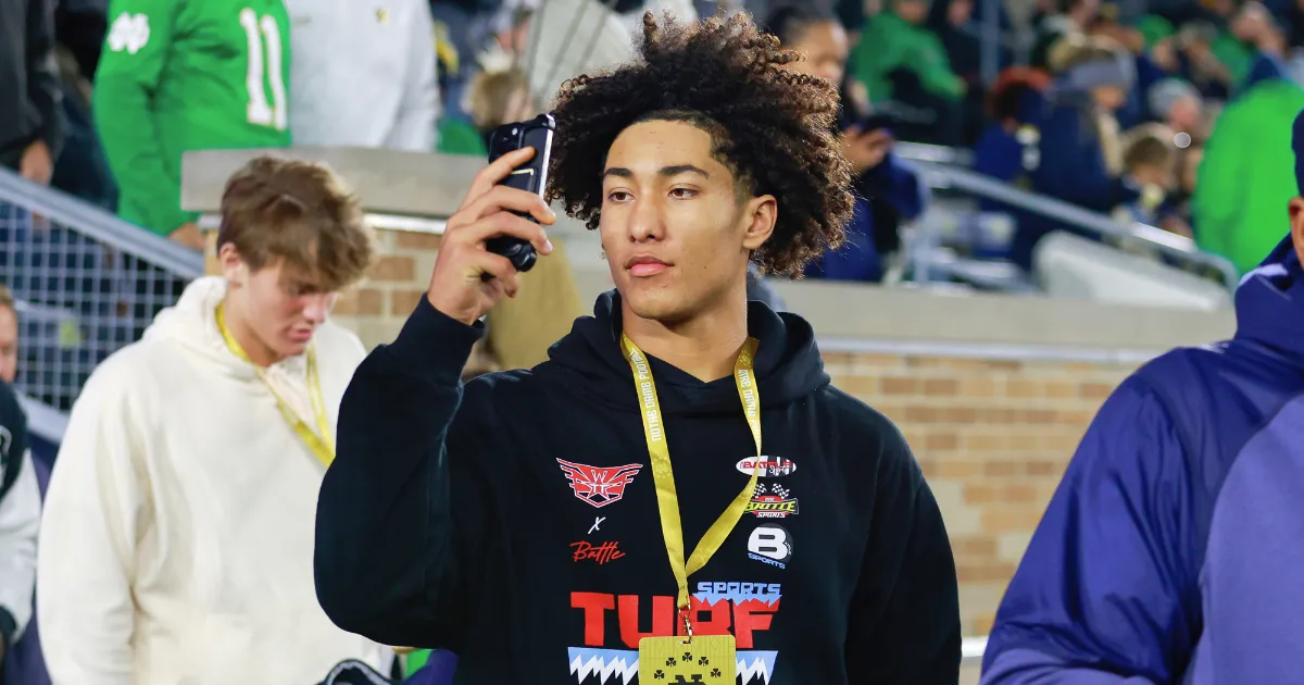WR Devin Fitzgerald, putra legenda NFL Larry Fitzgerald, berkomitmen ke sepak bola Notre Dame
