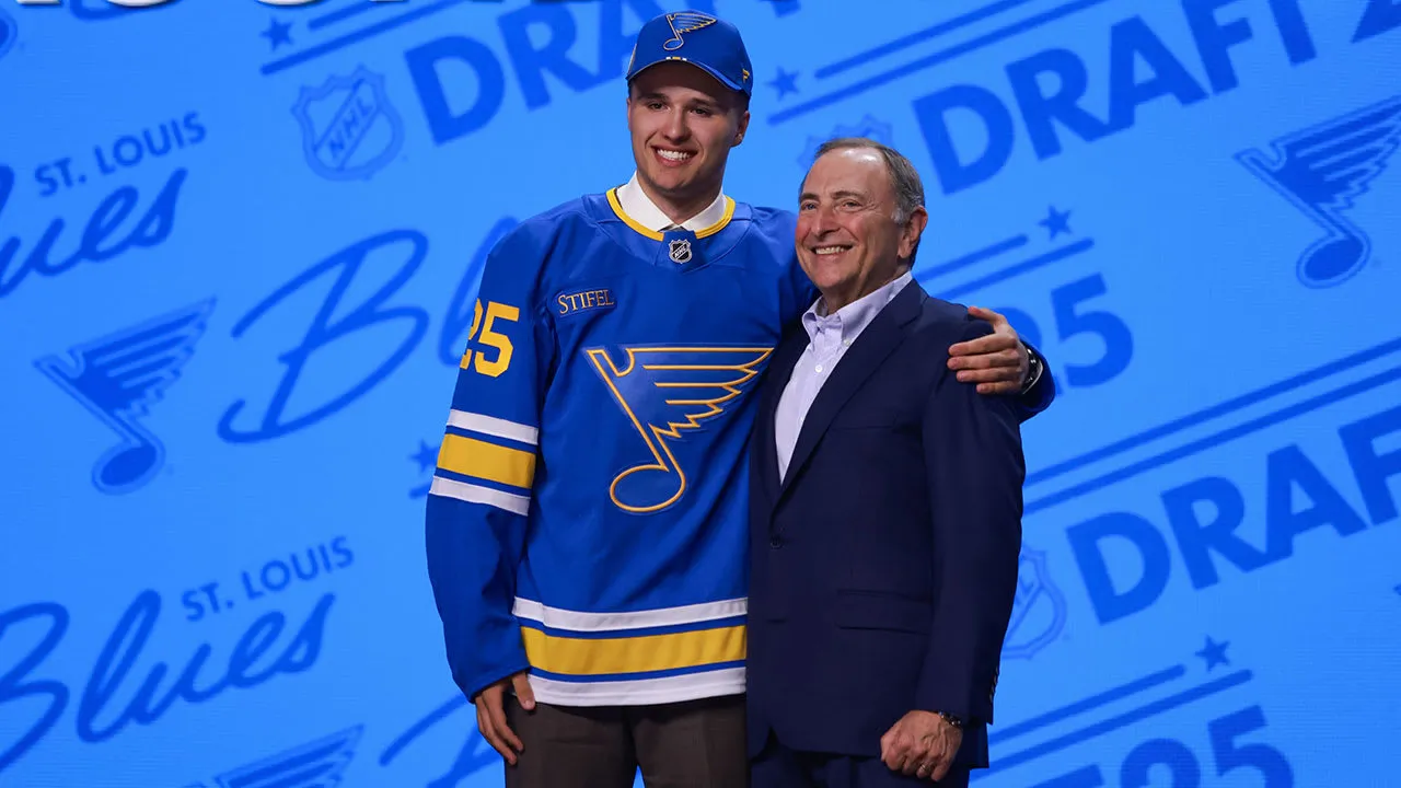 Blues memilih Carbonneau dengan pilihan ke-19 di Draft NHL 2025